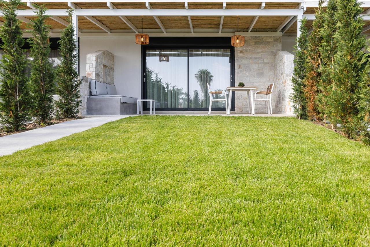 Cocooning Suites By Blue Carpet Pefkochori Exterior foto